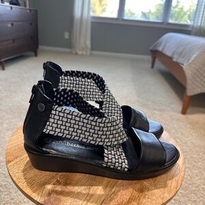 Like New bernie mev. Black and White Woven Shoes